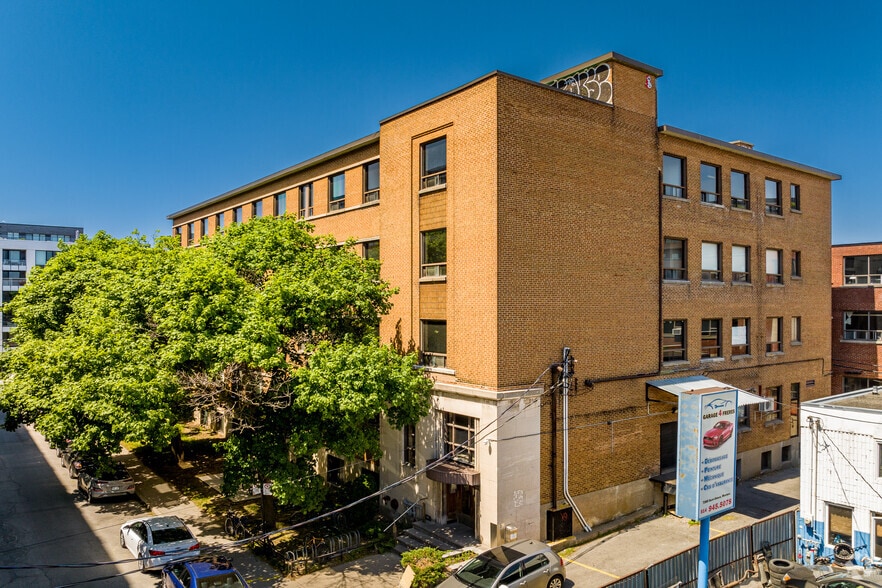 Primary Photo Of 7275 Rue Saint-Urbain, Montréal Office For Sale