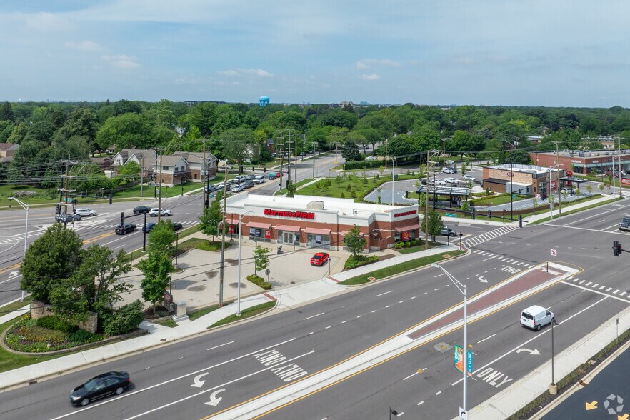 More Photos Of 1020 E Central Rd, Mount Prospect Freestanding For Sale