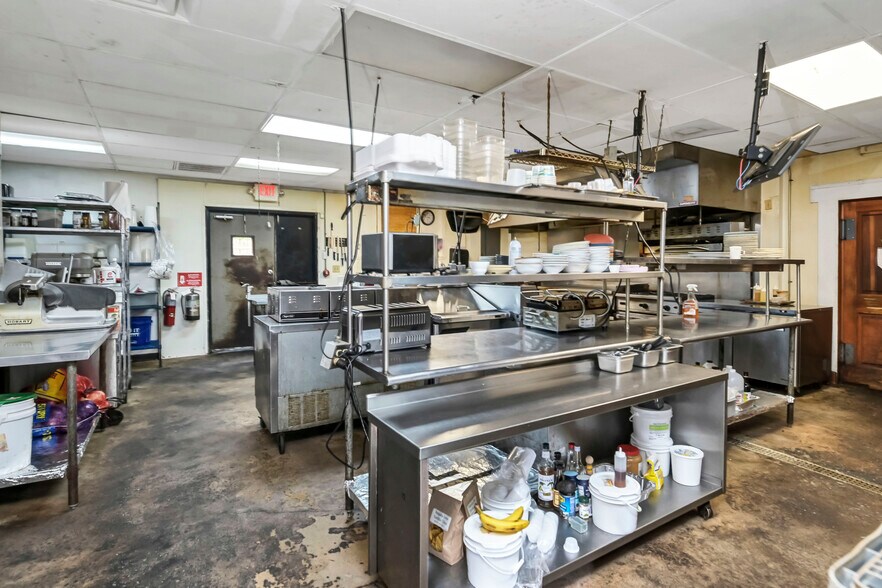 More Photos Of 300 State St, West Columbia Restaurant For Sale
