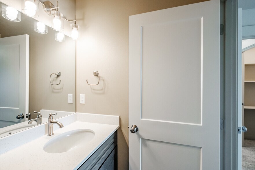 More Photos Of 2656 S Main Rd, Lebanon Apartments For Sale