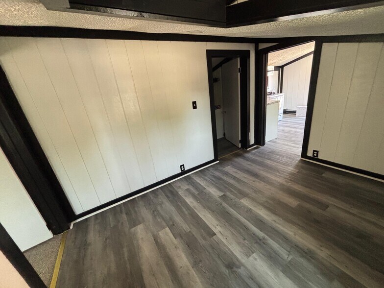 More Photos Of 11021-11025 Jefferson Ave, Newport News Auto Dealership For Sale