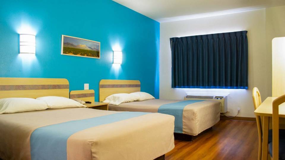 More Photos Of 2120 Summit Ct, Las Cruces Hotel For Sale