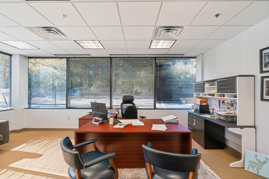 More Photos Of 5350 Shawnee Rd, Alexandria Medical For Sale