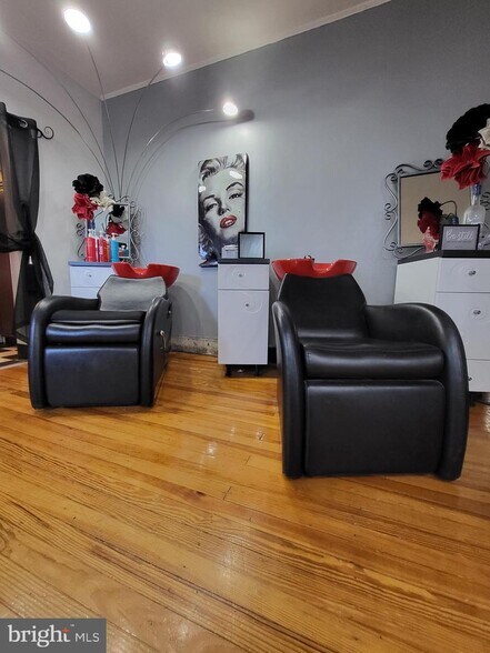 More Photos Of 402 Morgantown Rd, Reading Storefront Retail Residential For Sale
