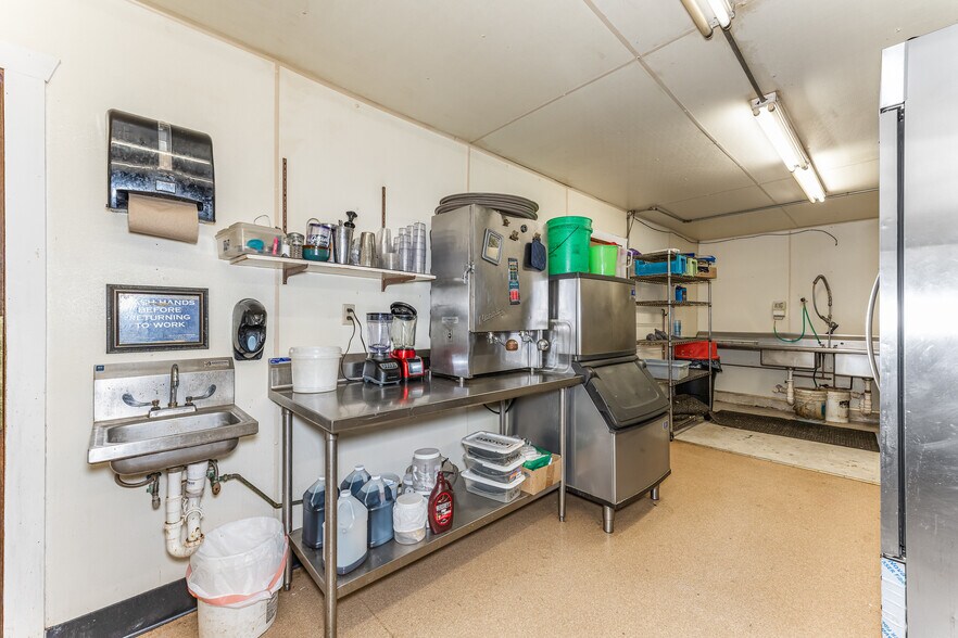 More Photos Of 904 N Railroad St, Eagle River Restaurant For Sale