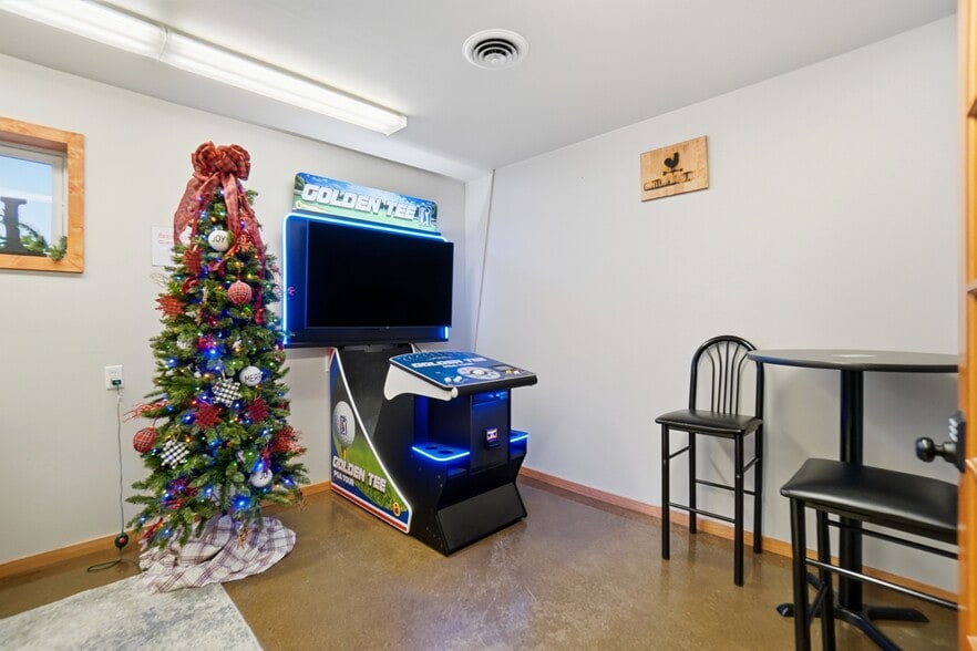 More Photos Of 2330 Bright Rd, Findlay Sports And Entertainment For Sale
