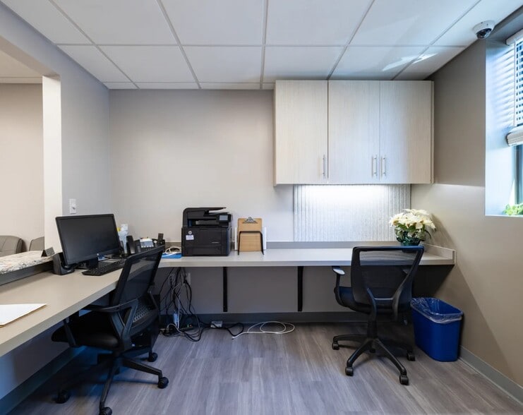 More Photos Of 8031 Ritchie Hwy, Pasadena Loft Creative Space For Lease