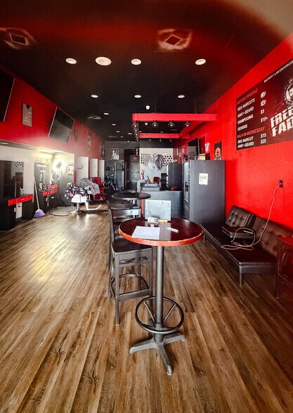 More Photos Of 6100 N 10th St, McAllen Storefront For Lease