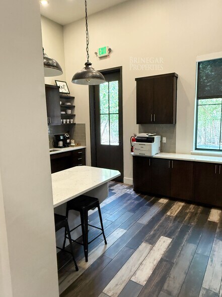 More Photos Of 301 Denali Pass, Cedar Park Office For Sale