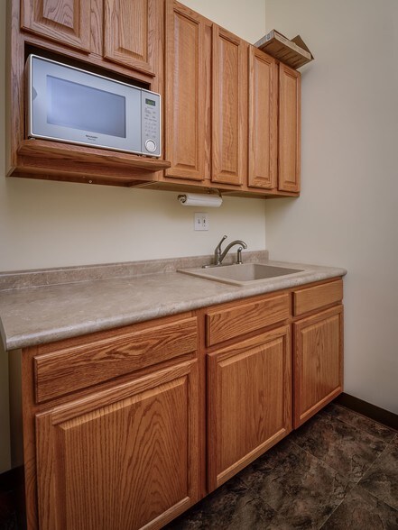 More Photos Of 8361-8379 Cherry Ln, Laurel Medical For Sale