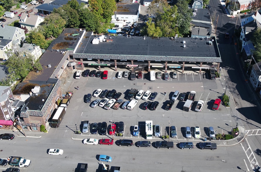 More Photos Of 165 Pleasant St, Marblehead Freestanding For Lease