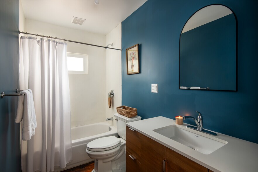 More Photos Of 25807 State Highway 189, Twin Peaks Hotel For Sale