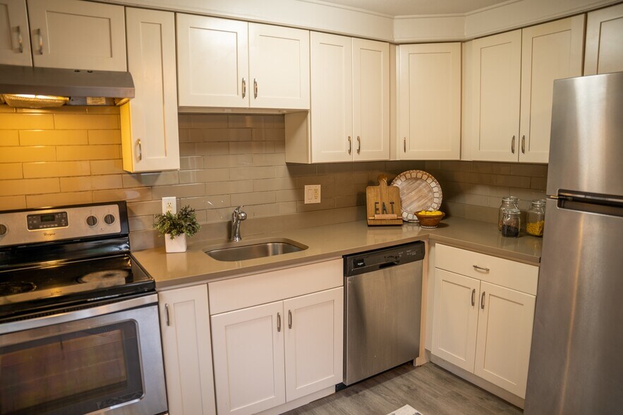 More Photos Of 809-825 Oak St, Lakewood Apartments For Sale