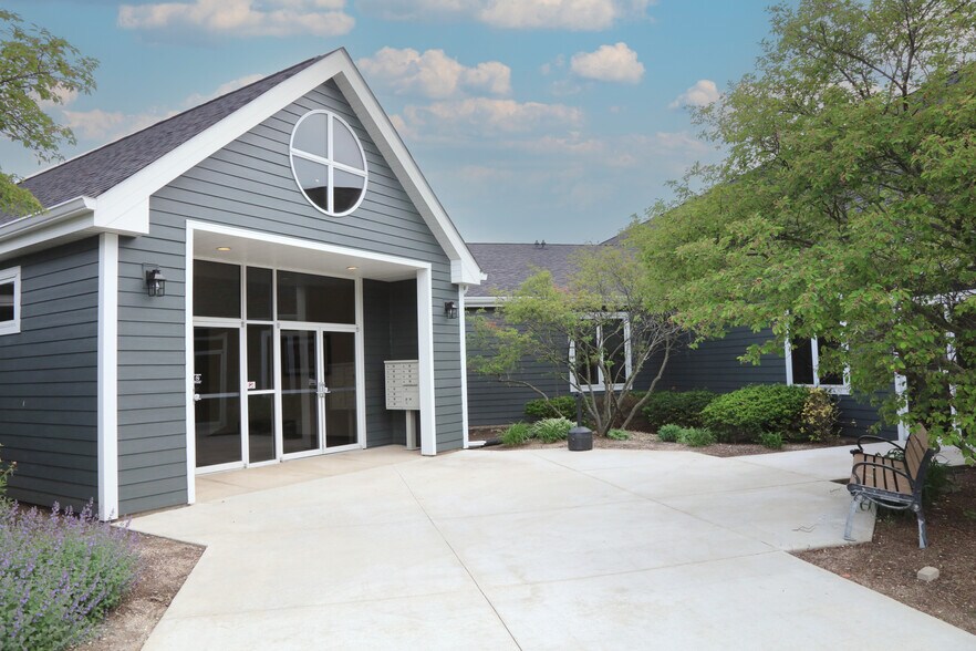 More Photos Of 1605 W Wilson St, Batavia Medical For Lease