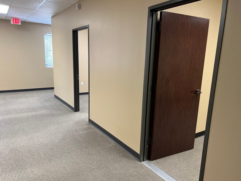 More Photos Of 3402 Torchlite Terrace, Katy Office For Sale