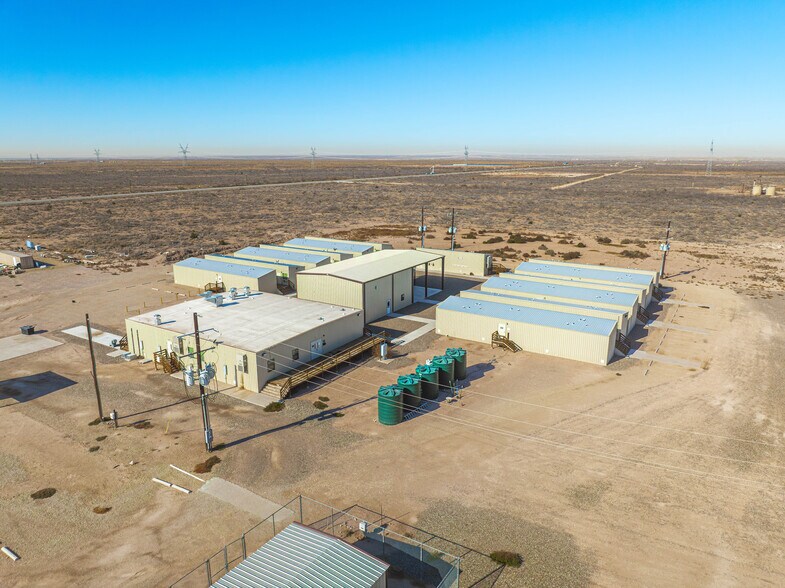 More Photos Of 906 S Highway 285, Pecos Warehouse For Sale