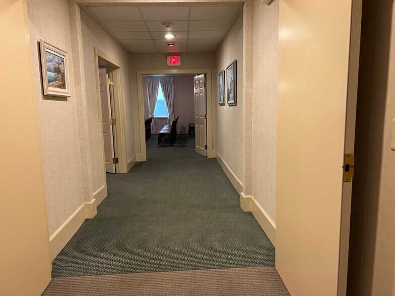 More Photos Of 512 N Front St, New Bedford Storefront Retail Residential For Sale