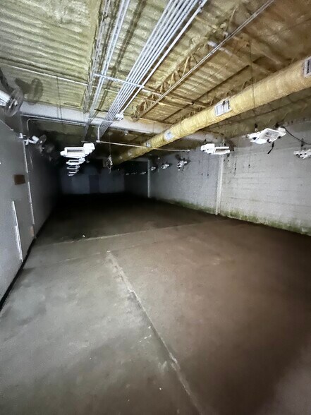 More Photos Of 2804 NW 10th St, Oklahoma City Manufacturing For Sale
