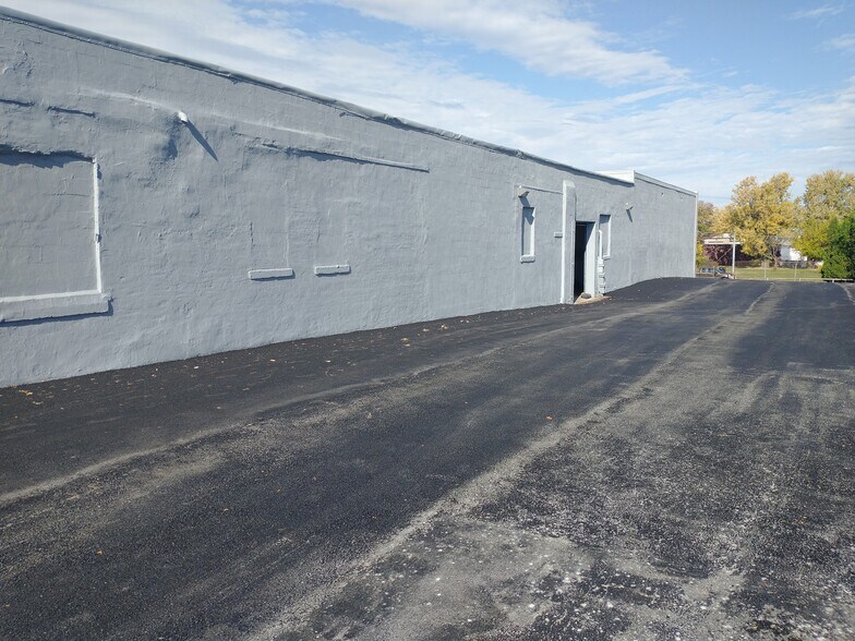 More Photos Of 10 Woodward St, Rochester Manufacturing For Lease