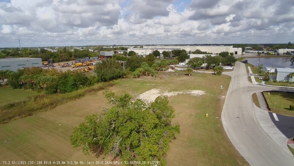 More Photos Of Park 82 Dr, Fort Myers Land For Sale