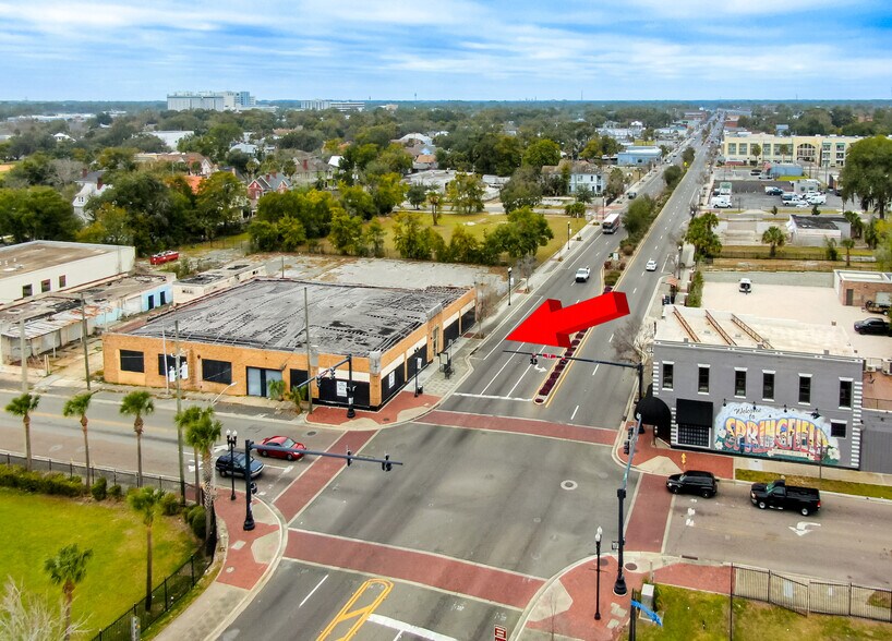More Photos Of 1100 N Main St, Jacksonville Office For Lease