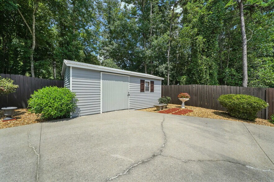 More Photos Of 84 Ledbetter Rd, Villa Rica Light Distribution For Sale