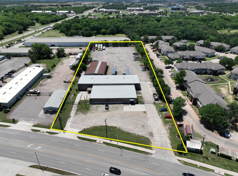 More Photos Of 3910 E McKinney St, Denton Warehouse For Lease