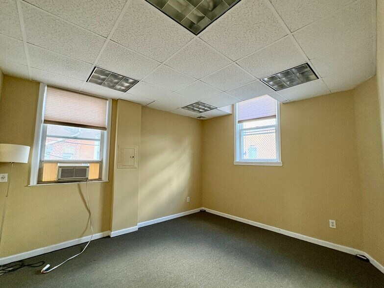 More Photos Of 11 S Fullerton Ave, Montclair Office For Lease