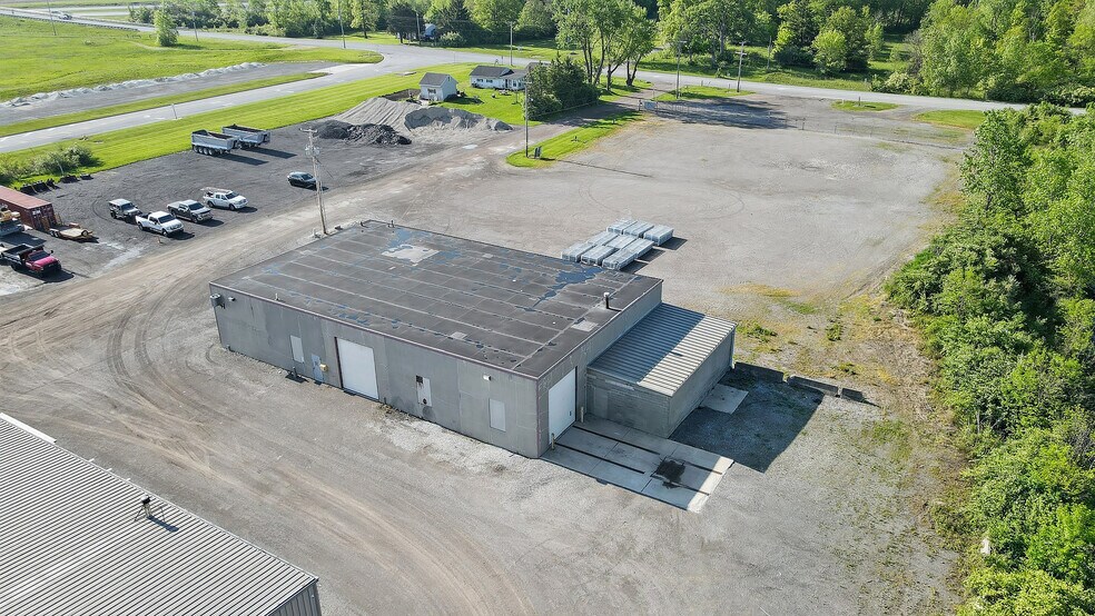 More Photos Of 1359 E Hanthorn Rd, Lima Light Distribution For Lease