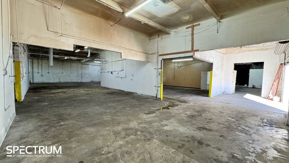 More Photos Of 14532 Blythe St, Van Nuys Manufacturing For Lease