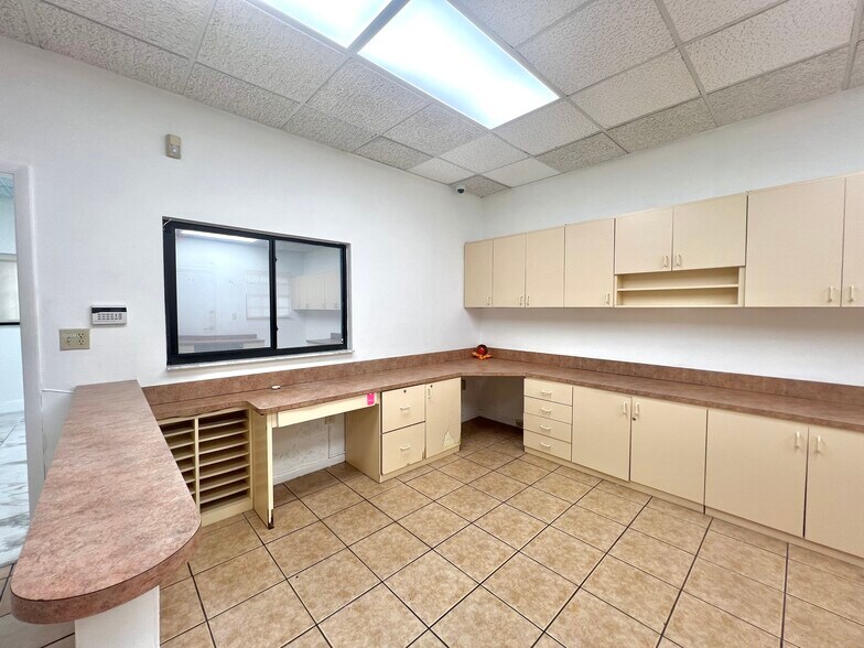 More Photos Of 4908 SW 8th St, Miami Medical For Lease
