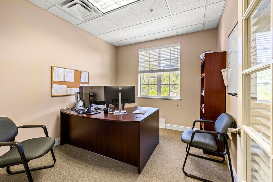 More Photos Of 1555 Indian River Blvd, Vero Beach Medical For Lease