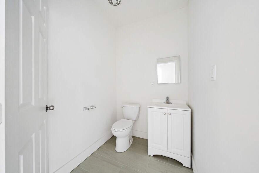 More Photos Of 4311-4315 Eagle Rock Blvd, Los Angeles Storefront Retail Residential For Sale