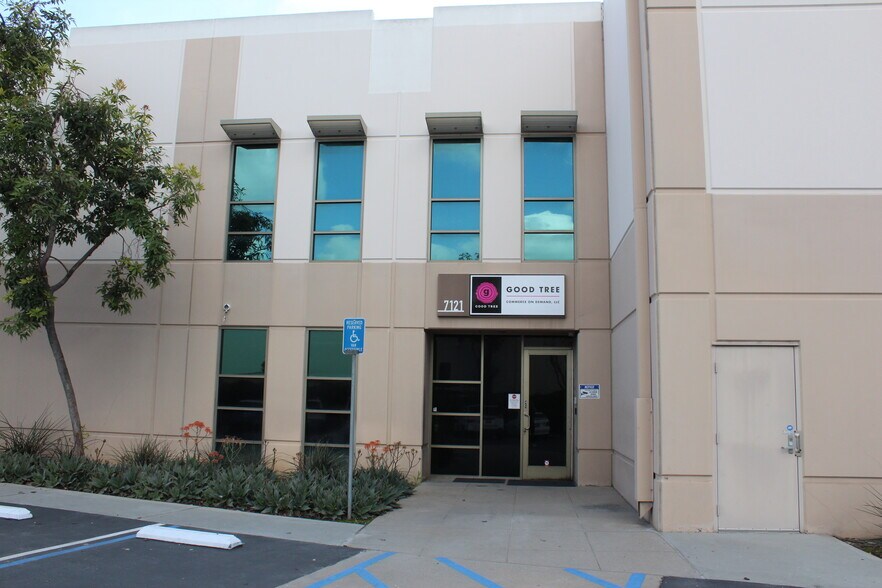 More Photos Of 7133 Telegraph Rd, Montebello Warehouse For Lease