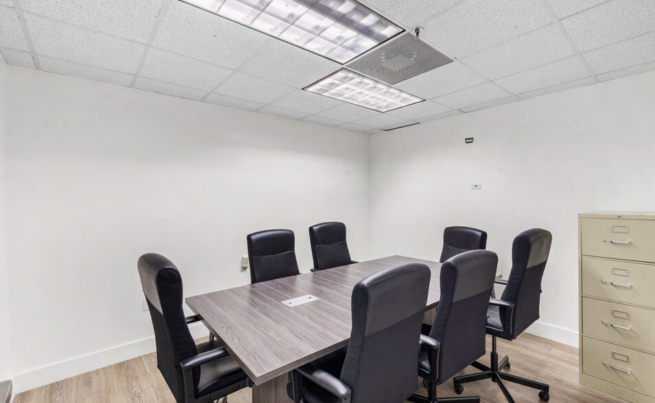 More Photos Of 66-68 W Flagler St, Miami Loft Creative Space For Sale
