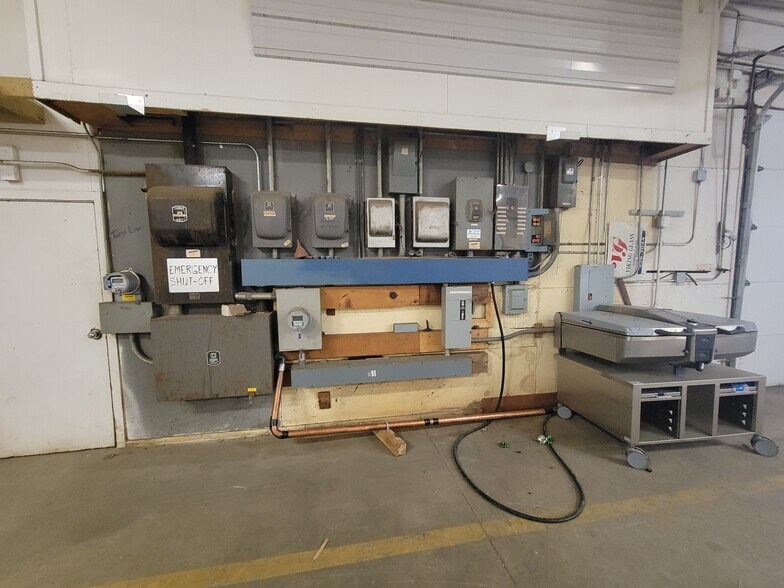 More Photos Of 1417 N A Ave, Sioux Falls Warehouse For Lease