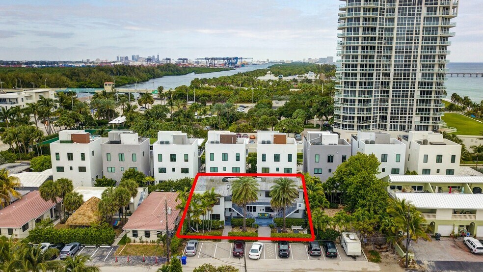 More Photos Of 333 Walnut St, Hollywood Hotel For Sale