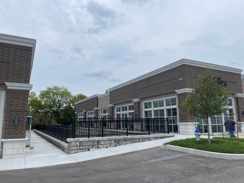 More Photos Of 0 Longpoint Way, Franklin Unknown For Lease