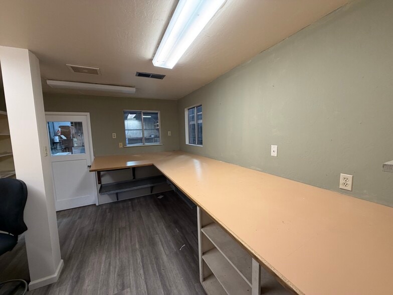 More Photos Of 142 Benito Ave, Santa Cruz Manufacturing For Sale