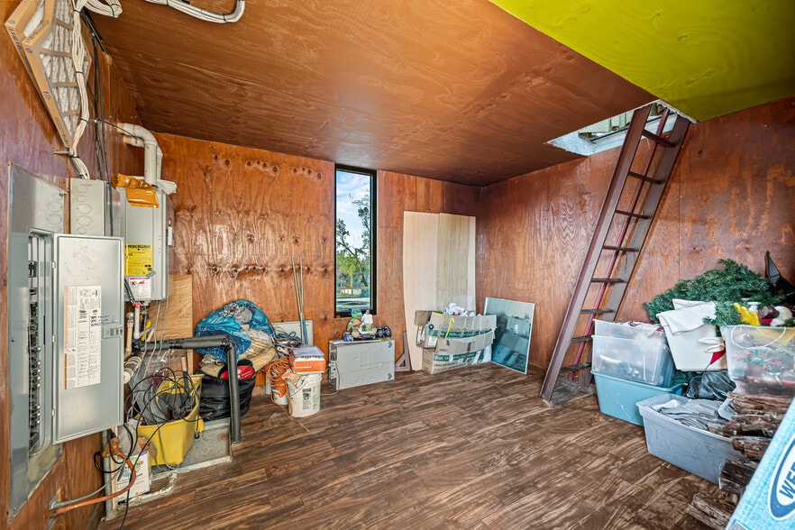 More Photos Of 4015 Luell St, Houston Specialty For Sale