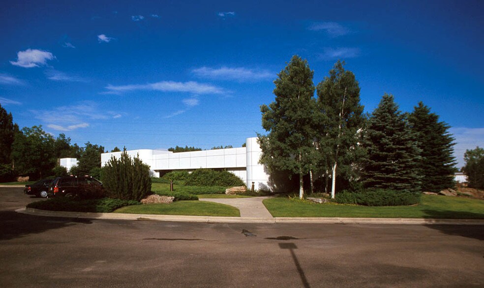 More Photos Of 680 Harlan St, Lakewood Flex For Lease