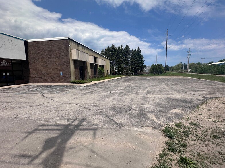 More Photos Of 2360 S Airport Rd W, Traverse City Industrial For Lease