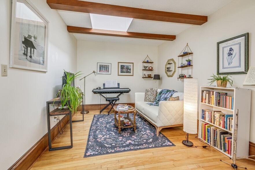 More Photos Of 3701 S Lyndale Ave, Minneapolis Storefront Retail Residential For Sale