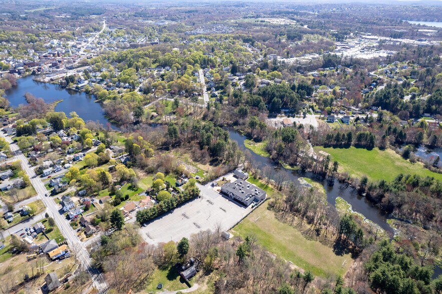 More Photos Of 13 Port St, Hudson Specialty For Sale