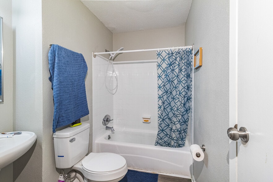 More Photos Of 117 Cedarwood Dr, Lebanon Apartments For Sale