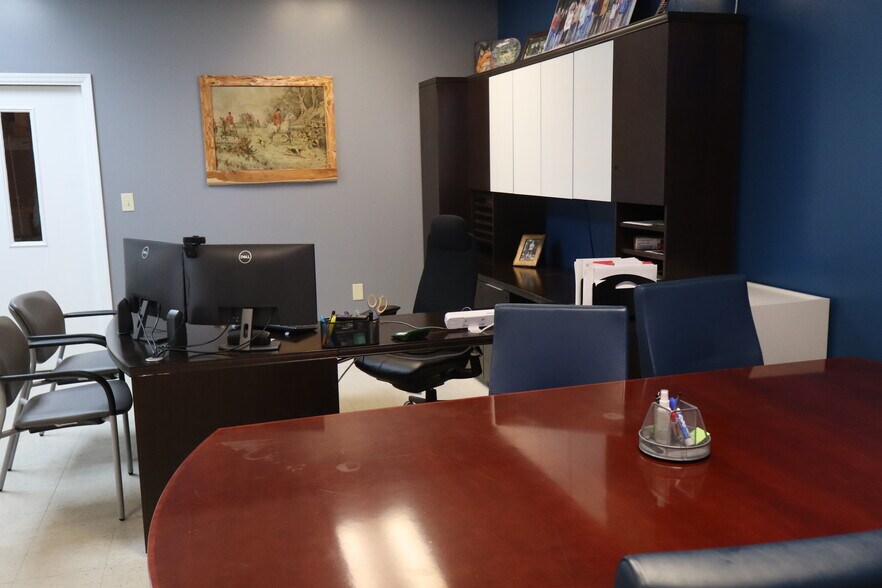 More Photos Of 250 Ram Blvd, Midway Warehouse For Lease