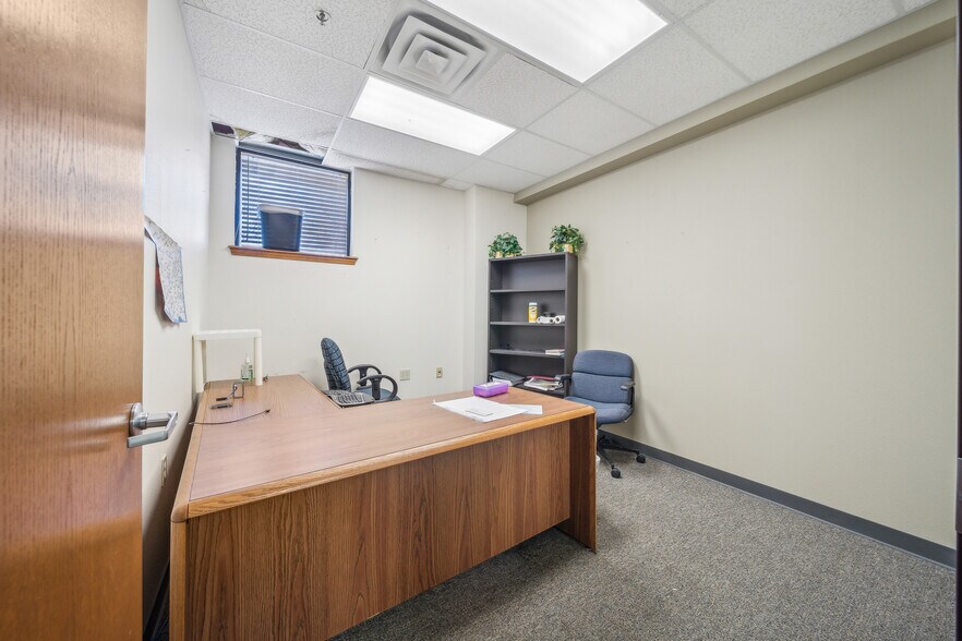 More Photos Of 2020 Holly Rd, Claremore Office For Sale