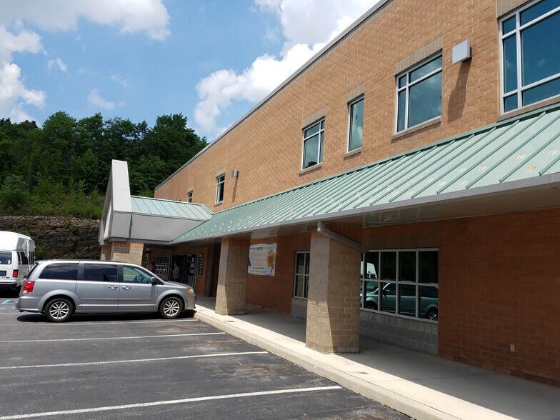 More Photos Of 1000 Meade St, Dunmore Medical For Lease