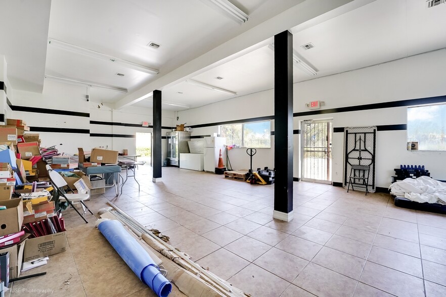 More Photos Of 2381-2389 NW 54th St, Miami Freestanding For Lease