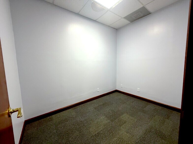 More Photos Of 125 W Pineview St, Altamonte Springs Medical For Lease